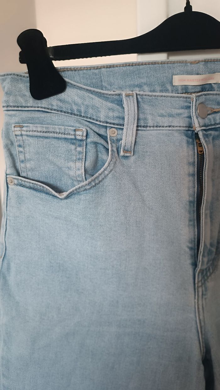 Jean Levi's High waisted Mom taille W31 L27 - photo numéro 2