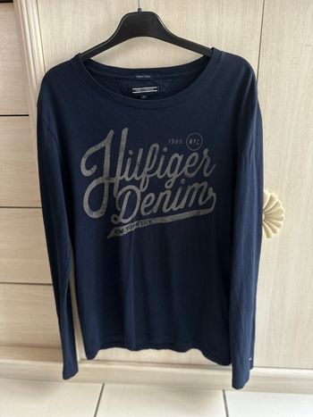 Tee Shirt Manches Longues Bleu Marine Taille 14 ans Tommy Hilfiger Comme Neuf