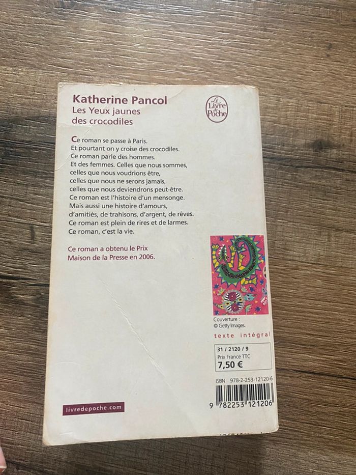 Les yeux jaunes des crocodiles - photo numéro 2