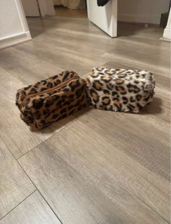 Trousse léopard ( lot)