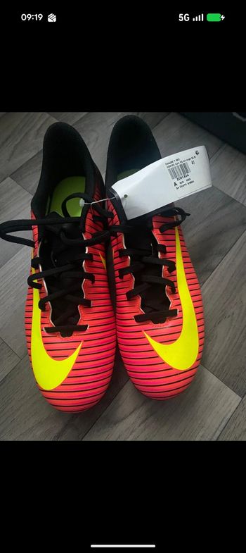 Chaussure de foot Nike Mercurial taille 41