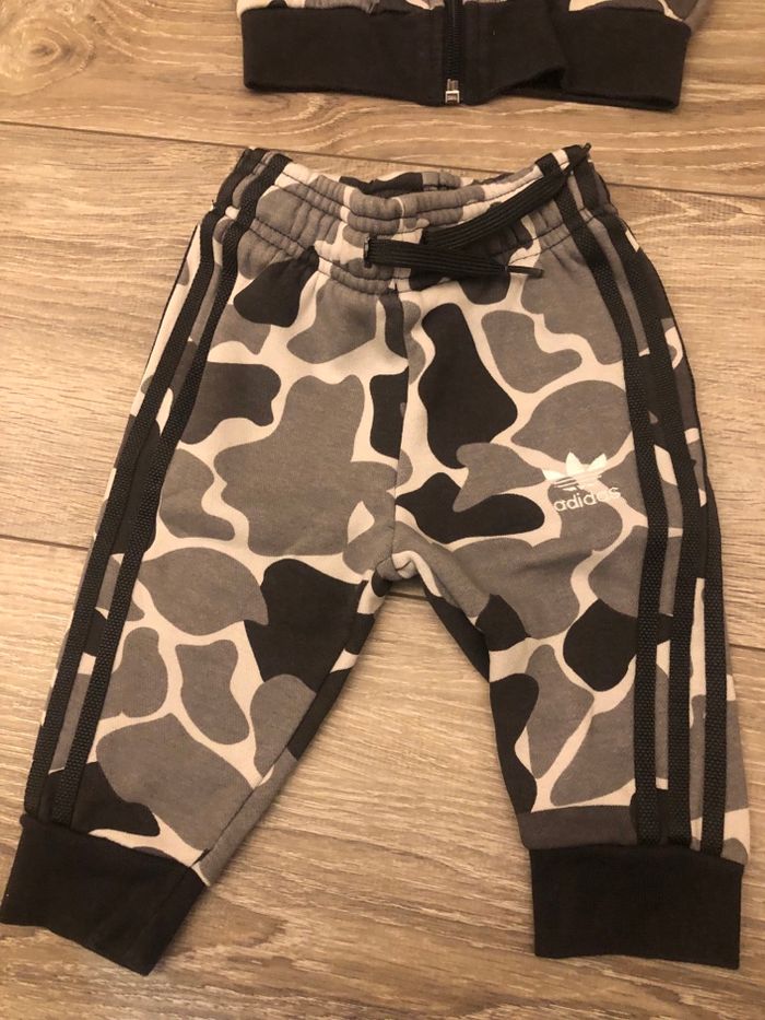 Ensemble adidas 3/6 mois - photo numéro 2