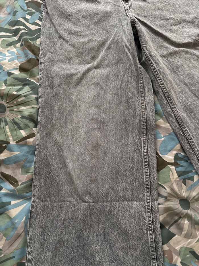 Jean large H&M taille 38 - photo numéro 2