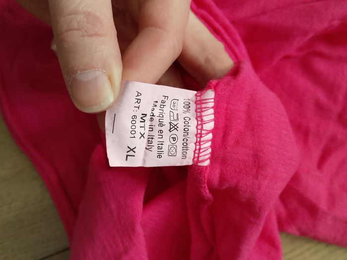 T-shirt rose fushia uni col V manches courtes pour homme XL MTX - photo numéro 3