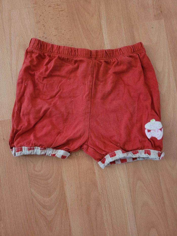 Short rouge taille 23 mois - photo numéro 2