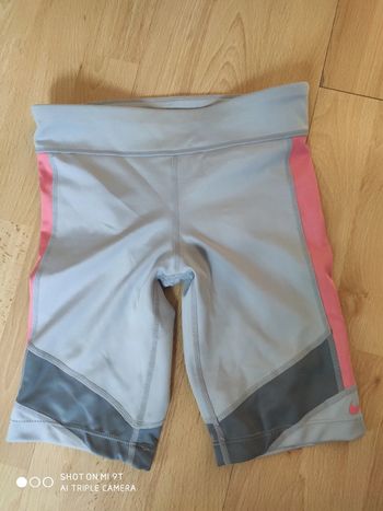 Short cycliste nike