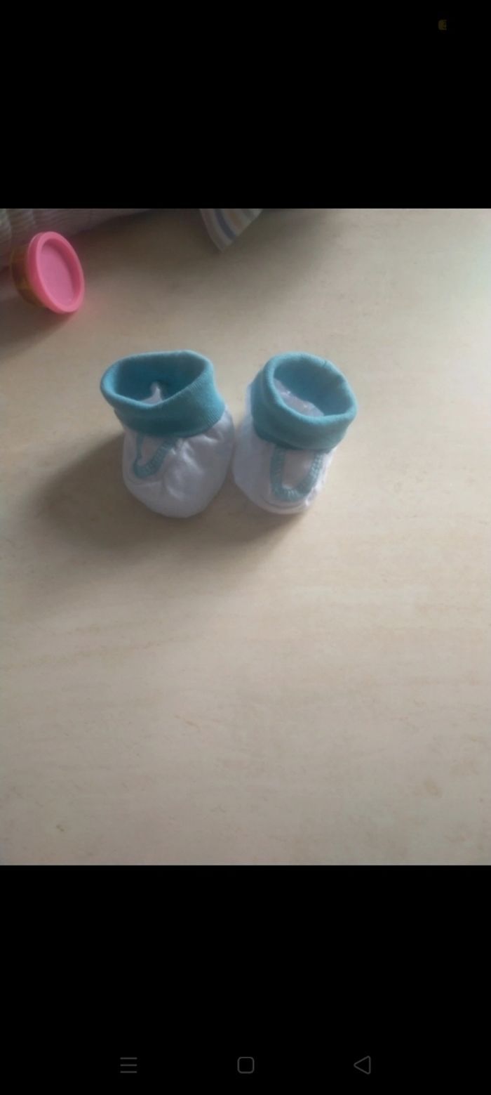 Bonnet +chaussons - photo numéro 3