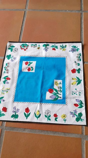 Napperon vintage 38 cm de côté