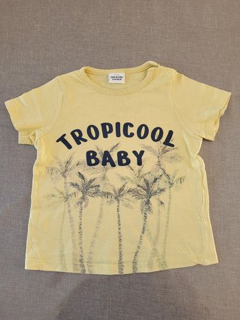 T-shirt, tape à l'œil, taille 23 mois