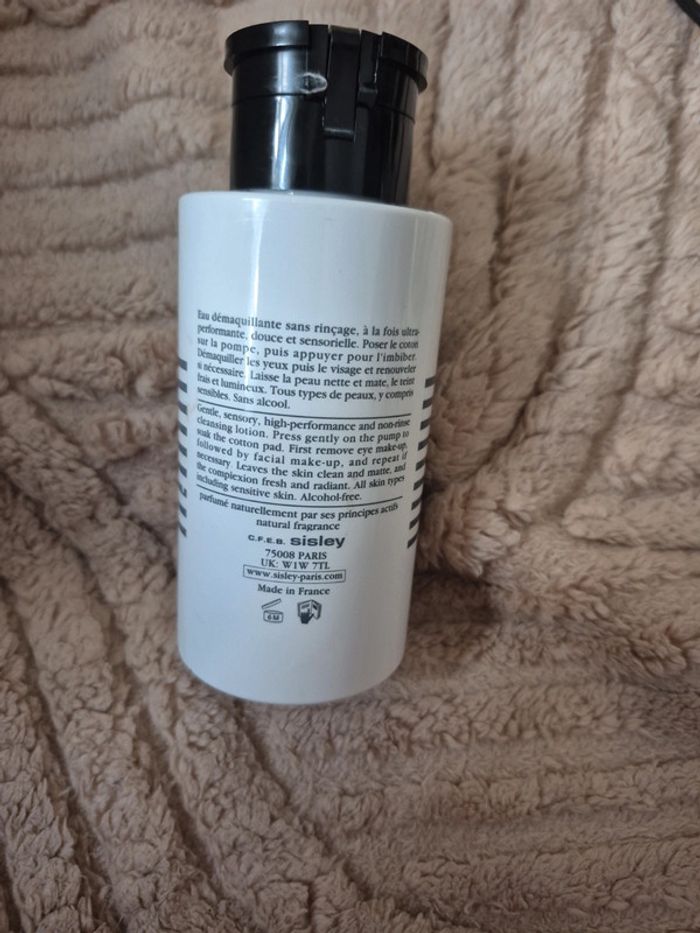 Sisley eau efficace démaquillant doux 300ml - photo numéro 3