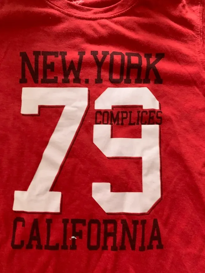 T-shirt rouge - photo numéro 3
