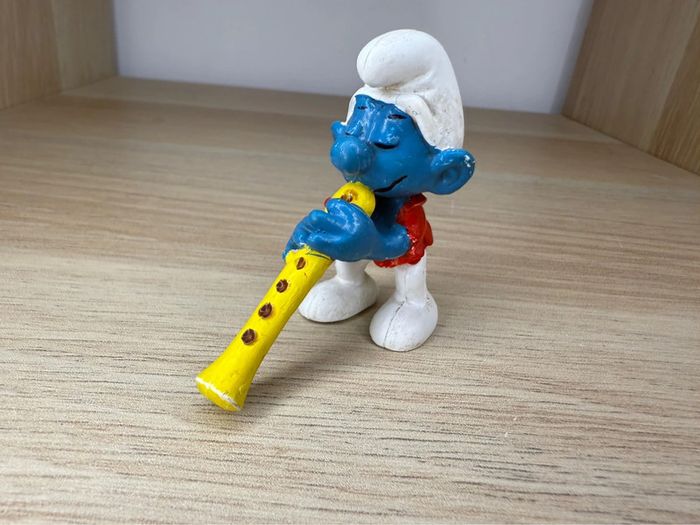 Schtroumpfs bully joue de la flûte - photo numéro 2