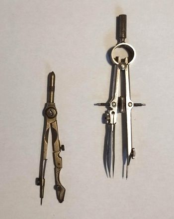 2 compas anciens vintage