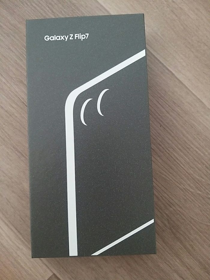 Samsung Galaxy Z Flip7