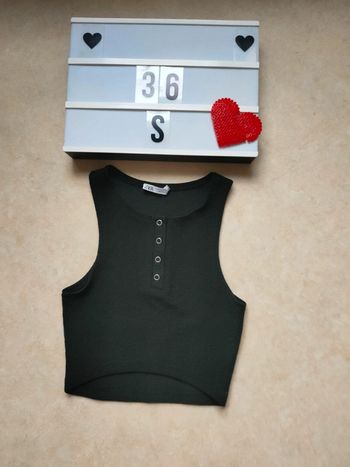Top sans manches noir taille 36 marque Zara