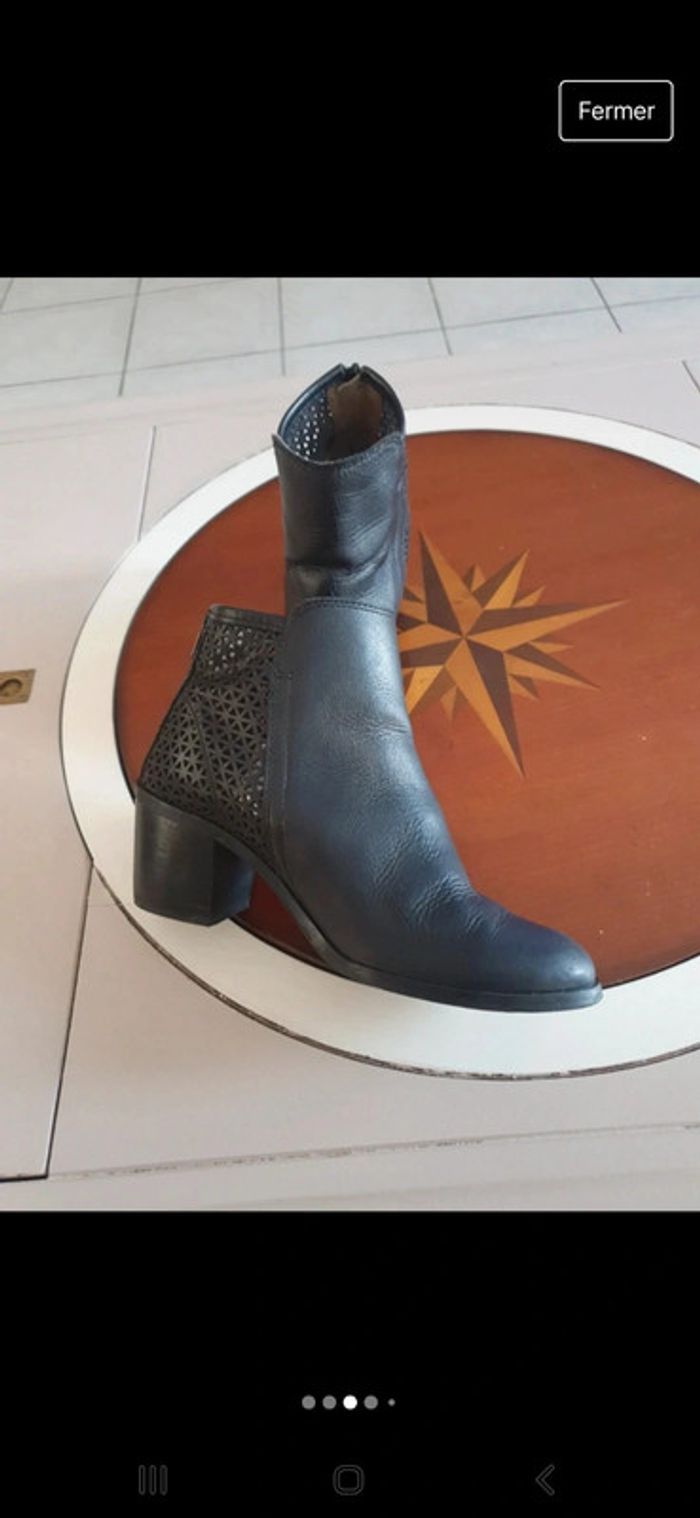 Bottines ajourées 🖤 - photo numéro 3