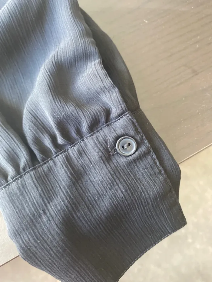 Blouse noir en très bon état H&M - photo numéro 5