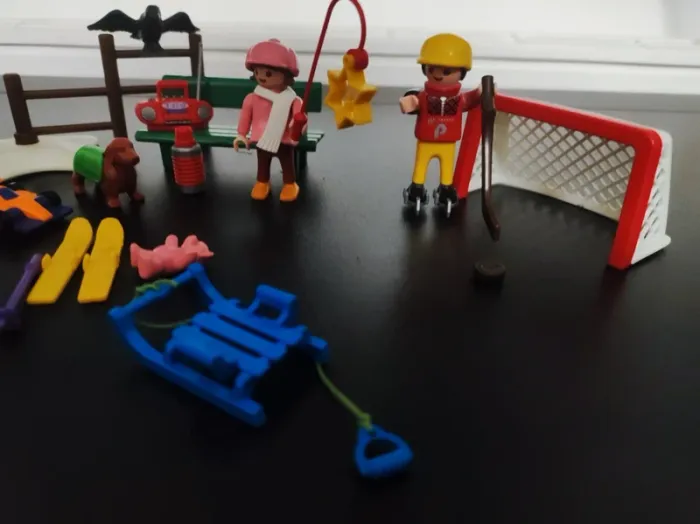 Playmobil Traineau du père noël et sports d'hiver - photo numéro 3