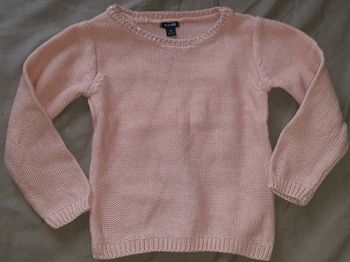 Pull les bords avec un fils argenté