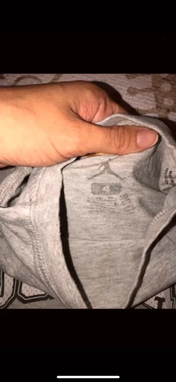 T-shirt Jordan taille 4 ans - photo numéro 3