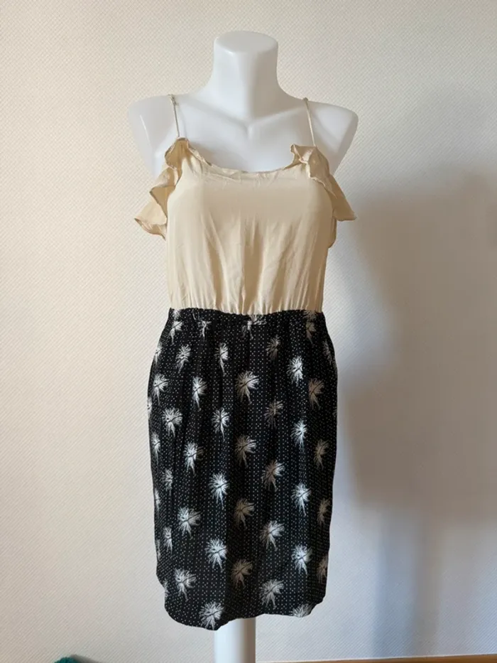 Robe d’été en très bon état taille 38 Claudie pierlot beige