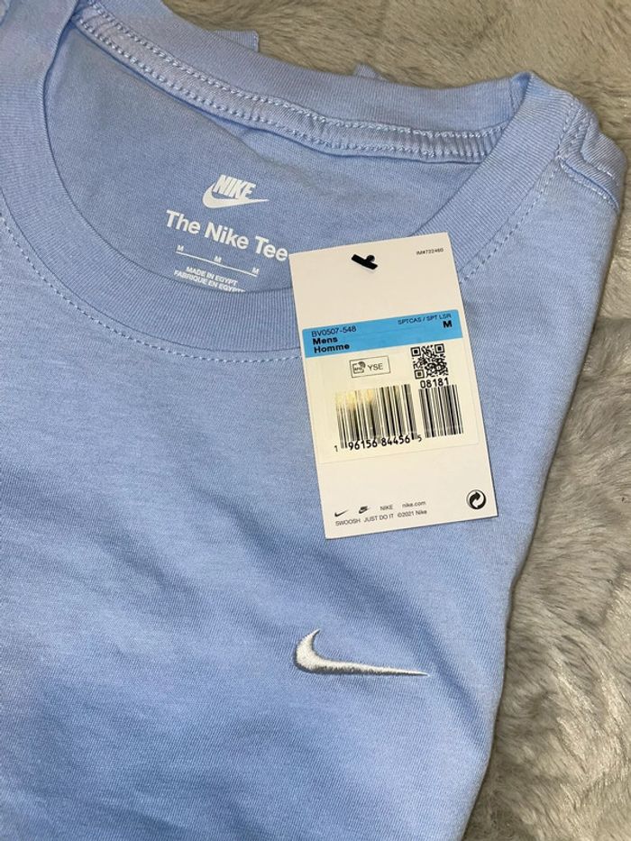 T-shirt Nike bleu logo brodé blanc 🩵 Taille M - photo numéro 2