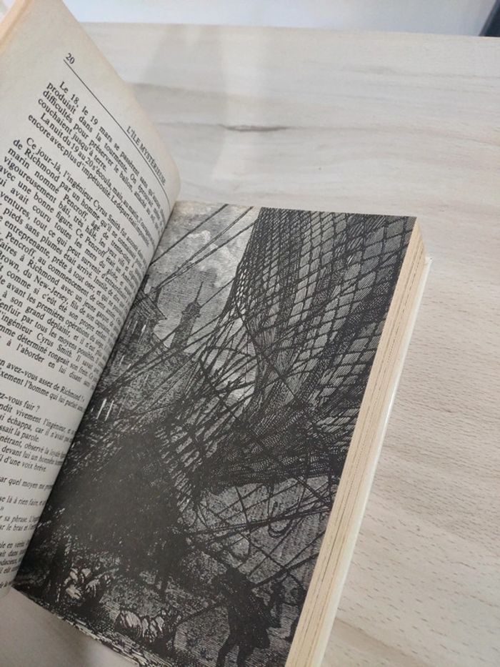 Livre grand format l'île mystérieuse Verne idéale bibliothèque gravures - photo numéro 8