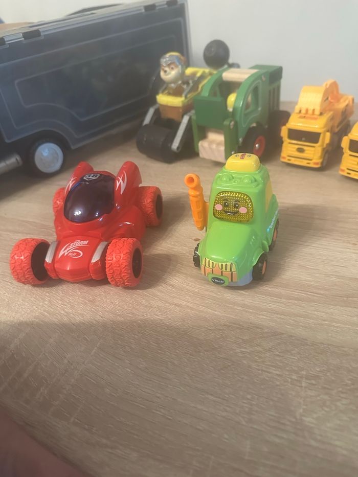 Lot voiture + voiture télécommandé - photo numéro 5