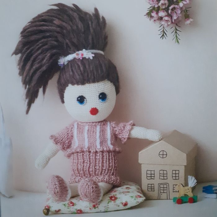 Livre "Confection poupée au tricot+ 12 tenues " - photo numéro 3