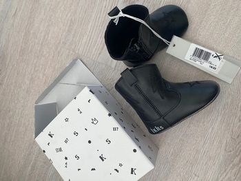 Chaussures bébé bottines IKks pointure 19 20 Neuves