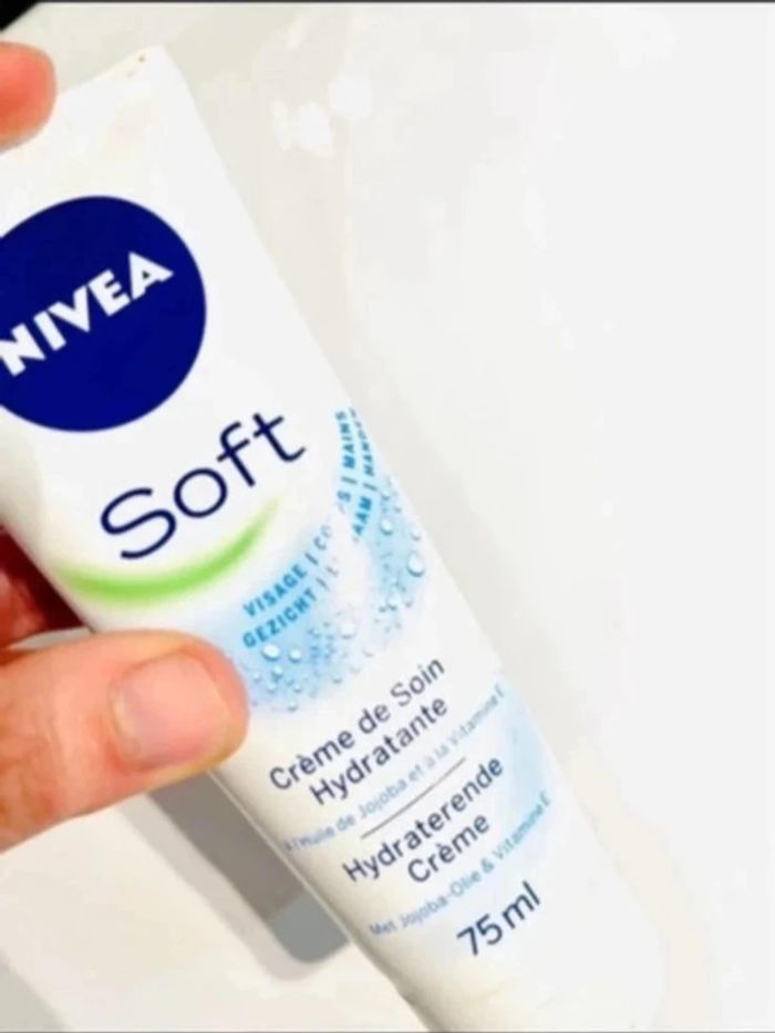 Somptueuse crème de soin nivea hydratante Neuf - photo numéro 2