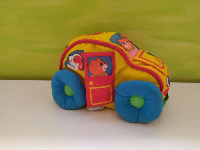 jouet voiture en tissu
