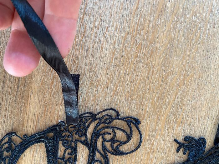 Lot de cinq loups neufs en dentelle noire - photo numéro 10