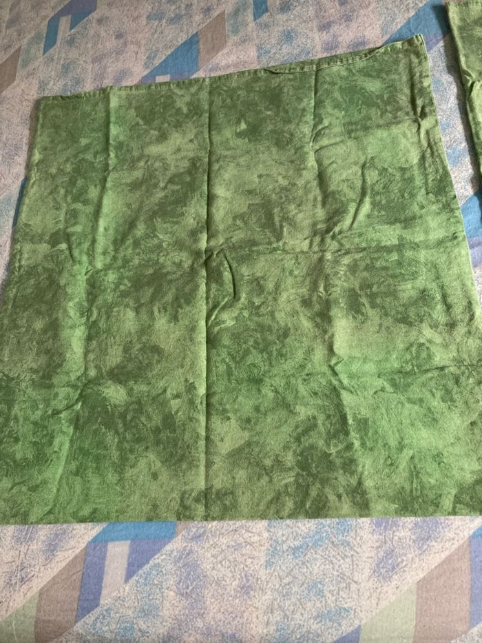 Lot 2 taies d oreillers