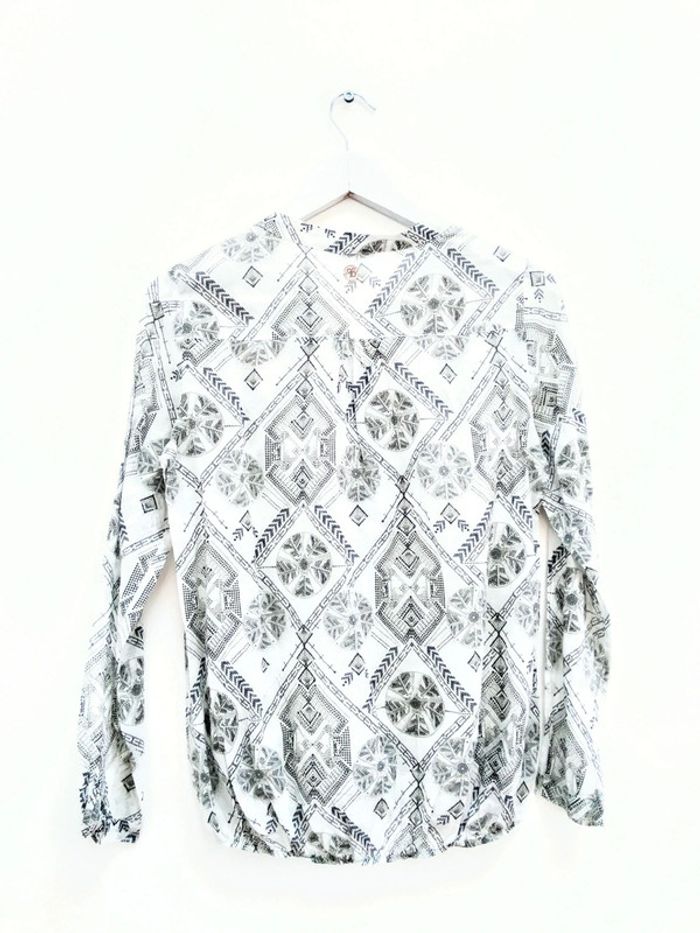 Jolie blouse Le Petit Baigneur t 36 - photo numéro 4