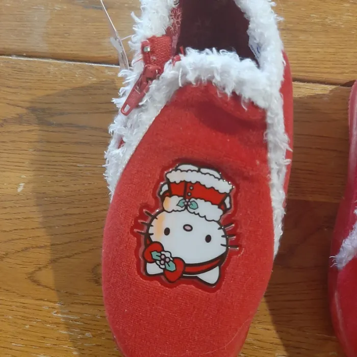 Chaussons Hello Kitty pointure 26 - photo numéro 3