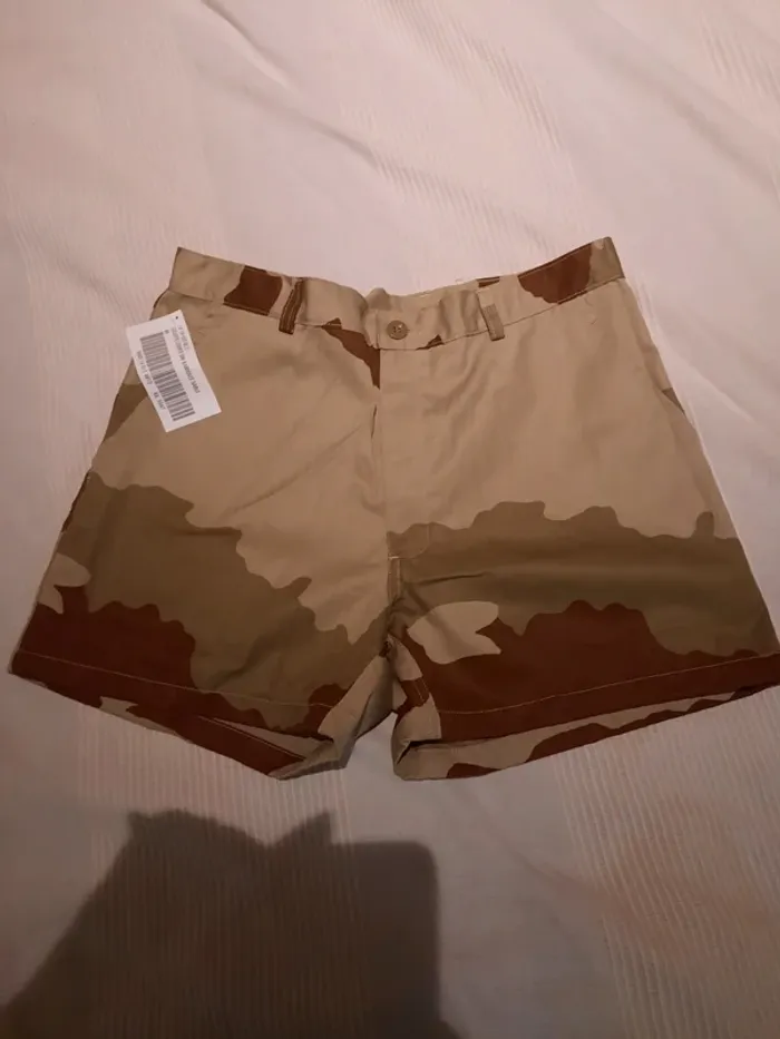 Short militaire neuf taille M