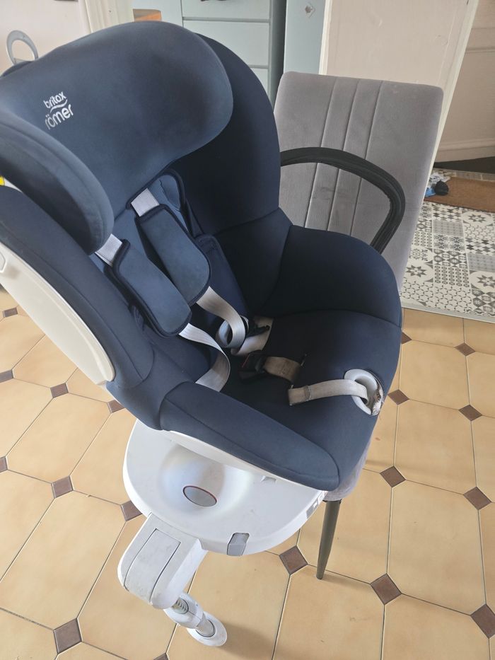 Siège auto isofix rotatif Britax Römer - photo numéro 2