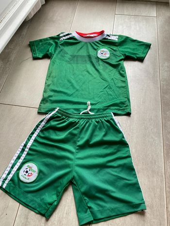 Ensemble de sport, taille six ans