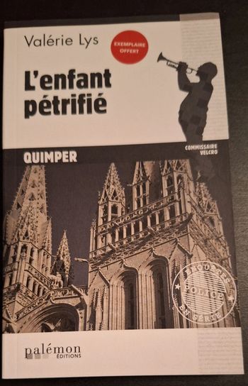 Livre "l'enfant pétrifié"