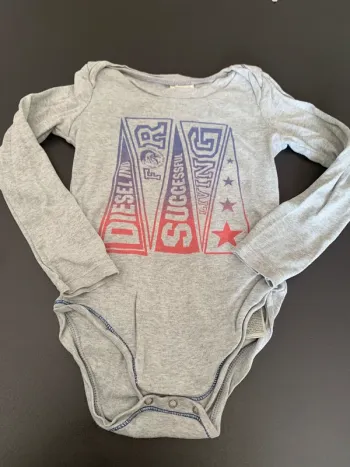 Body manches longues diesel taille 36 mois