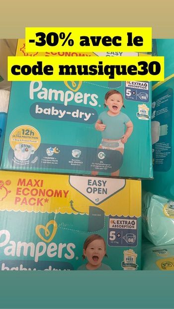 Deux cartons de couches Pampers taille 5+