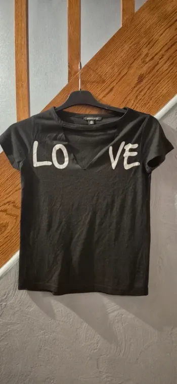 T shirt col v