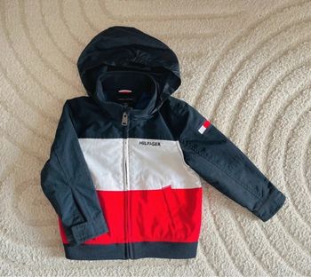 Manteau Tommy Hilfiger taille 24 mois 