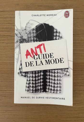 Livre - Antiguide de la mode - Charlotte Moreau