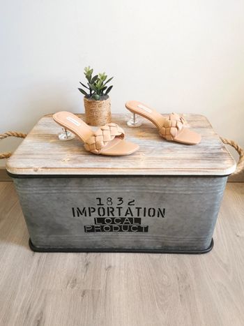 Mules tressées à talon Couleur Nude Pointure 37