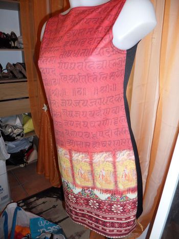 Robe sans manche t.36/38  dos noir uni