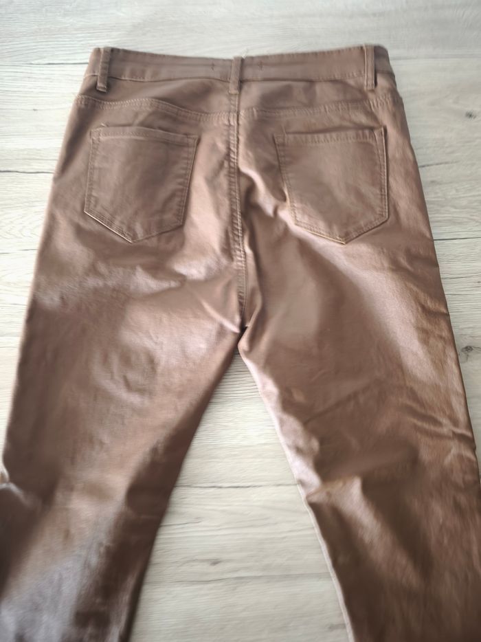 Pantalon court taille 40 effet cuir - photo numéro 4