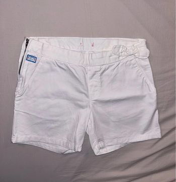 Short ajustable blanc noeud plage vagues