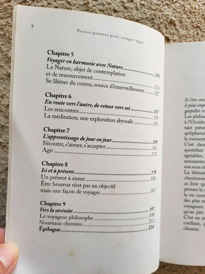 Livre Petites pensées pour voyager léger de Françoise Réveillet - Développement personnel - photo numéro 7